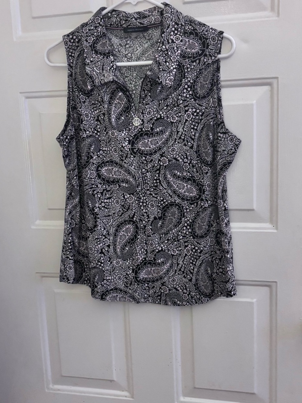 Tommy Hilfiger Black & White Paisley Collared Sleeveless Top